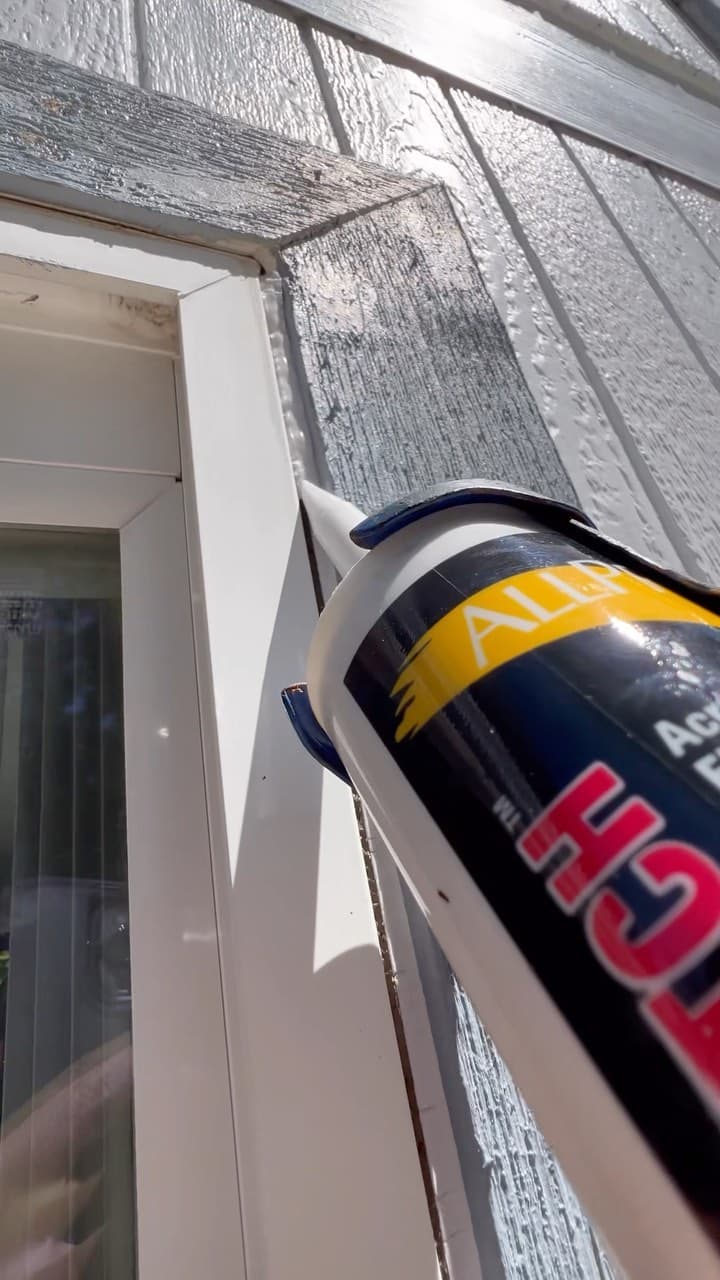 Caulking Window Trim Exterior Prep Work Residential